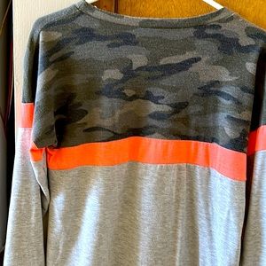 Long sleeve shirt size medium